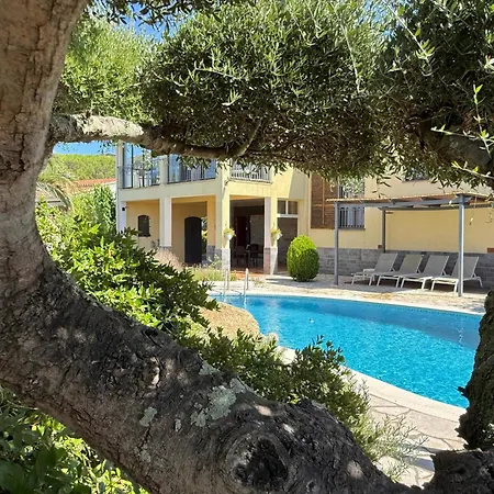Villa Casa Espaciosa Con Aire Acondicionado Y Admite Mascotas En - Es-366-2
