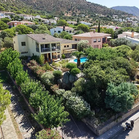 Villa Casa Espaciosa Con Aire Acondicionado Y Admite Mascotas En - Es-366-2