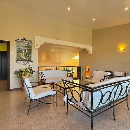 Casa Espaciosa Con Aire Acondicionado Y Admite Mascotas En - Es-366-2 *