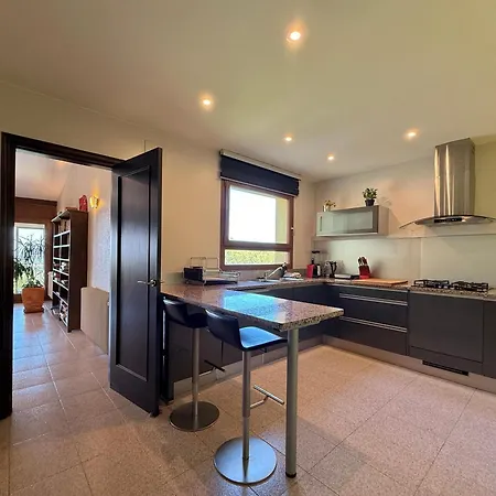 Casa Espaciosa Con Aire Acondicionado Y Admite Mascotas En - Es-366-2 Villa *